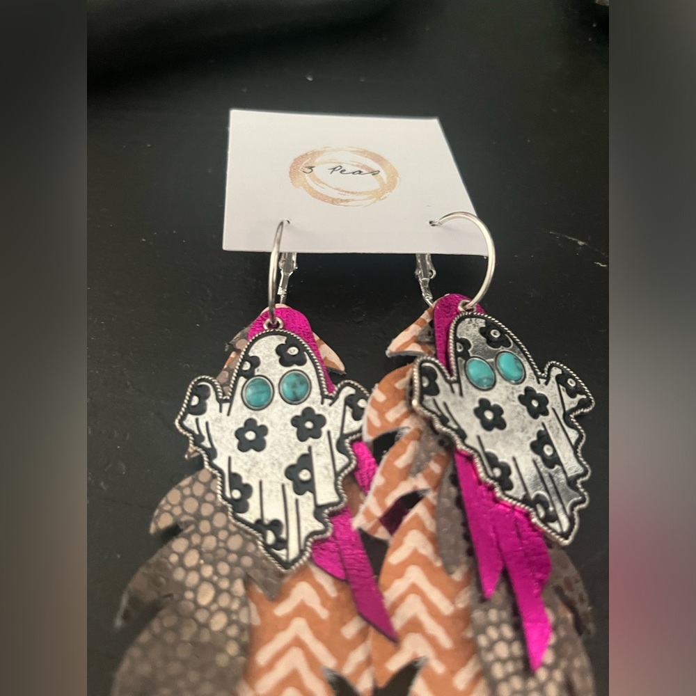 Ghost earrings 👻 - Picture 2 of 2
